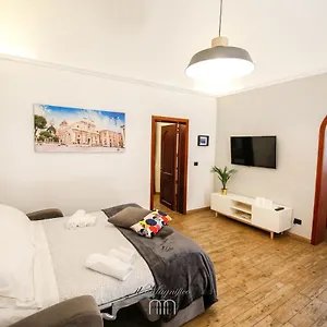 https://il-magnifico-apartment.taorminaitalyhotels.com